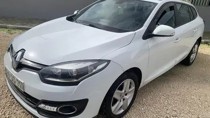 Branco Usado 2015 Renault Mégane III | € 7.990 (Bom preço)