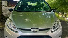 Cinzento Usado 2011 Ford Fiesta Citadino | € 6.750 (Preço justo)