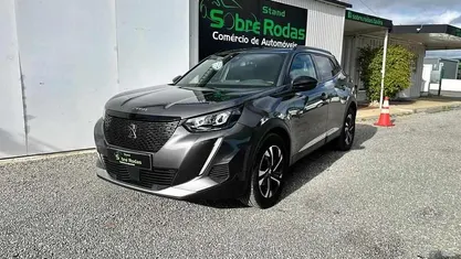 Cinzento Usado 2022 Peugeot 2008 SUV | € 18.900 (Preço justo)