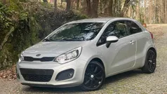 Cinza Usado 2012 Kia Rio EX Citadino | € 7.500 (Preço justo)