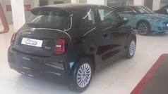 Preto Novo 2025 Fiat 500e Red Citadino | € 25.800 (Preço justo)