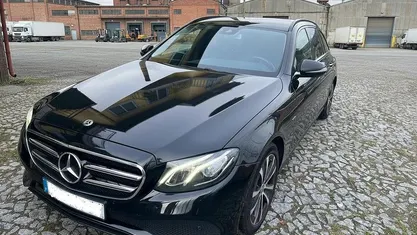Usado Mercedes E300 306 HP (225 kW) 2019 Preto Carrinha