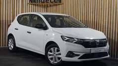 Branco Usado 2021 Dacia Sandero Essentiel Citadino | € 11.990 (Bom preço)