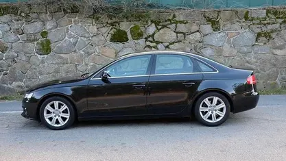Usado Audi A4 136 HP (100 kW) 2010 Preto Sedan