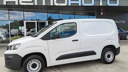 Branco Usado 2022 Peugeot Partner Monovolume | € 16.850 (Preço justo)