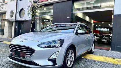 Usado Ford Focus 120 HP (88 kW) 2020 Cinzento Carrinha