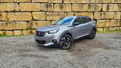 Cinza Usado 2022 Peugeot e-2008 SUV | € 19.950 (Bom preço)