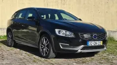Preto Usado 2015 Volvo V60 CC Carrinha | € 12.990 (Bom preço)
