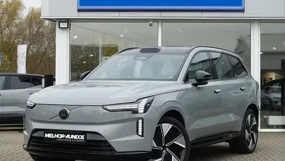 Cinzento Usado 2024 Volvo EX90 Performance SUV | € 81.990 (Super Preço)