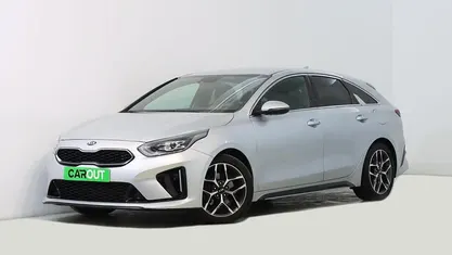 Usado Kia ProCeed 120 HP (88 kW) 2022 Cinzento Carrinha