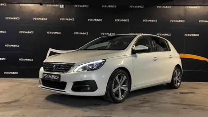 Branco Usado 2020 Peugeot 308 Citadino | € 14.600 (Preço justo)