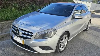 Cinzento Usado 2013 Mercedes A200 Citadino | € 14.500 (Bom preço)