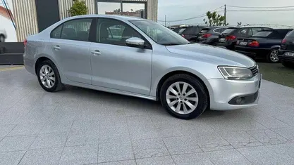Cinza Usado 2014 VW Jetta Sedan | € 9.990 (Preço justo)