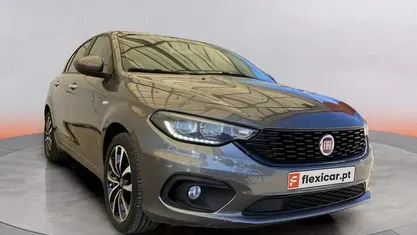 Cinza Usado 2020 Fiat Tipo Lounge Sedan | € 9.890 (Preço justo)