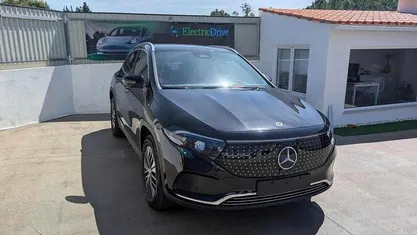 Preto Usado 2024 Mercedes EQA250 SUV | € 38.990 (Preço justo)