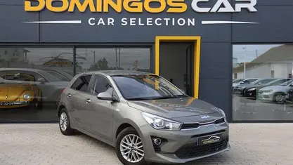 Cinza Usado 2023 Kia Rio Urban | € 16.450 (Preço justo)