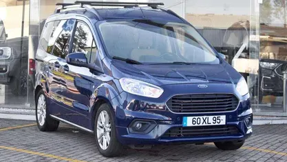 Azul Usado 2019 Ford Tourneo Courier Titanium Monovolume | € 13.500 (Preço justo)