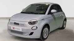 Azul Usado 2024 Fiat 500e Sedan | € 25.990 (Preço justo)