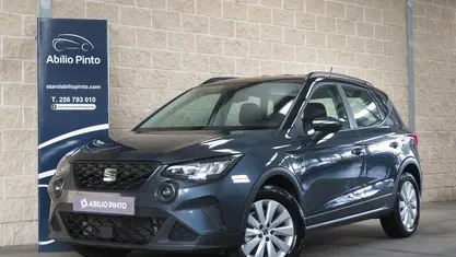 Usado Seat Arona Style 110 HP (80 kW) 2023 Cinza SUV