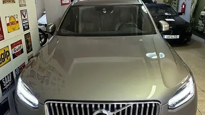 Cinza Usado 2021 Volvo XC90 Momentum SUV | € 49.900 (Bom preço)