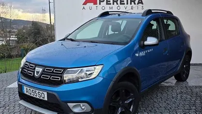 Usado 2017 Dacia Sandero Celebration SUV | € 12.990 (Preço justo)