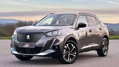 Usado Peugeot 2008 130 HP (95 kW) 2022 SUV