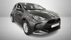 Cinza Usado 2022 Toyota Yaris Hybrid Comfort | € 16.990 (Preço justo)