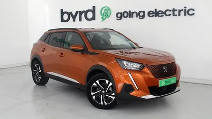 Laranja Usado 2021 Peugeot e-2008 Allure SUV | € 17.900 (Bom preço)