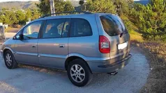 Cinzento Usado 2004 Opel Zafira Monovolume | € 3.400 (Preço justo)