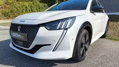 Branco Usado 2022 Peugeot e-208 GT-line Citadino | € 17.990 (Bom preço)