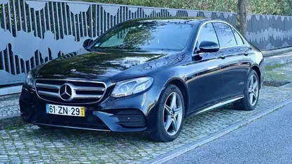 Usado Mercedes E300 306 HP (225 kW) 2019 Preto Sedan