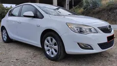 Branco Usado 2015 Opel Astra Selection Citadino | € 8.950 (Preço justo)