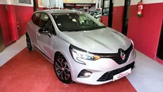 Cinzento platina Usado 2021 Renault Clio V Intens Citadino | € 14.490 (Bom preço)