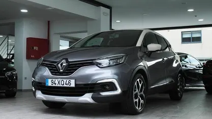 Usado Renault Captur 90 HP (66 kW) 2019 Cinzento SUV