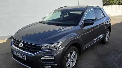 Usado VW T-Roc 115 HP (84 kW) 2019 Cinzento SUV