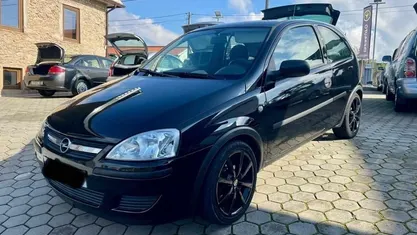Preto Usado 2005 Opel Corsa Citadino | € 3.250 (Preço justo)