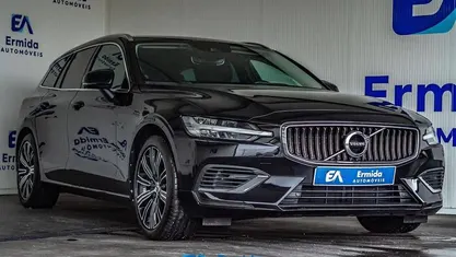 Preto Usado 2021 Volvo V60 Carrinha | € 27.500 (Preço justo)
