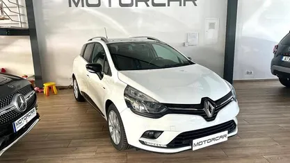 Usado Renault Clio IV 90 HP (66 kW) 2018 Branco Carrinha