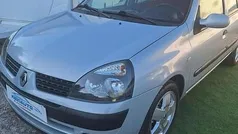 Cinza Usado 2003 Renault Clio II Authentique | € 3.790 (Preço justo)