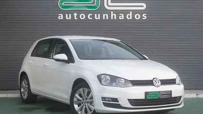 Branco Usado 2015 VW Golf VII Trendline Citadino | € 14.750 (Preço justo)