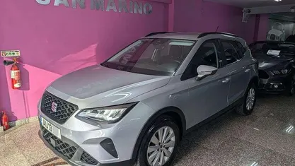Cinzento Usado 2022 Seat Arona Style SUV | € 18.700 (Preço justo)