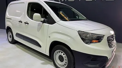 Usado Opel Combo 102 HP (75 kW) 2020 Branco Monovolume
