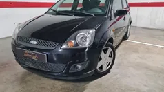 Preto Usado 2008 Ford Fiesta Trend Citadino | € 5.750 (Preço justo)