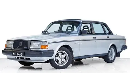 Usado 1982 Volvo 244 Sedan | € 17.500