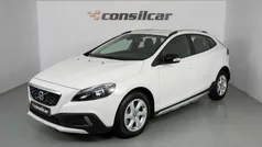Branco Usado 2015 Volvo V40 CC Momentum Carrinha | € 15.890 (Preço justo)