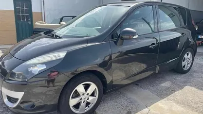 Preto Usado 2010 Renault Scénic Monovolume | € 5.565 (Bom preço)