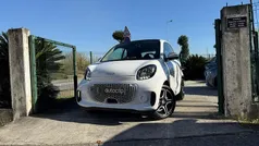 Branco Usado 2023 Smart ForTwo Electric Drive Passion Coupé | € 16.720 (Preço justo)