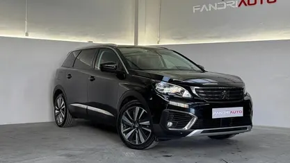 Usado Peugeot 5008 Active 130 HP (95 kW) 2020 Preto