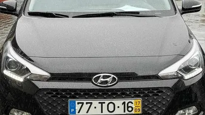 Usado Hyundai i20 75 HP (55 kW) 2017 Preto