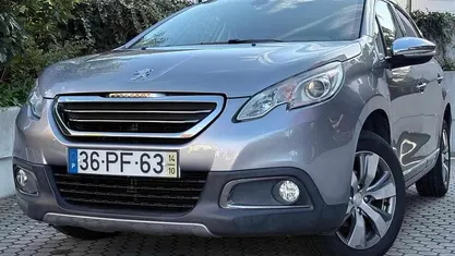 Cinza Usado 2014 Peugeot 2008 Allure SUV | € 7.900 (Bom preço)